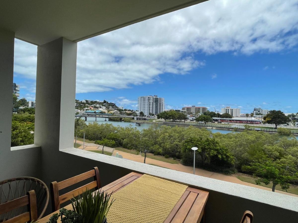 City Stadium Apartment On The Riverfront 38 Townsville Exterior photo